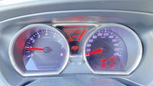 原版件.里程少.車頂行李架  第10張相片