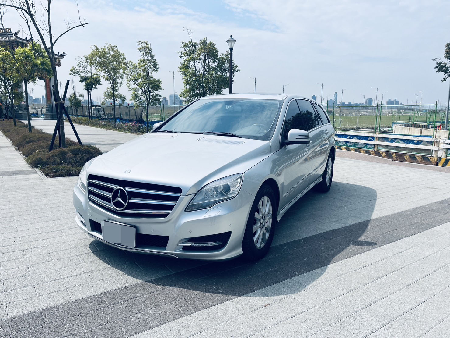 M-BENZ R350 CDI 4MATIC 總代理 全程原廠保養 車況非常好  第1張相片