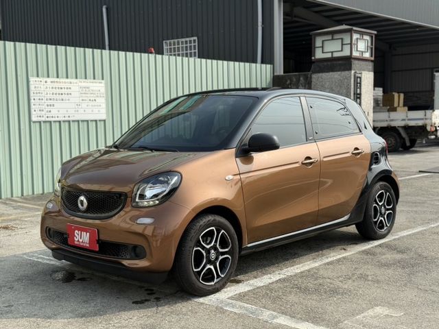 在店 / 四人座 棕黑雙色 / 歡迎電洽預約賞車  第1張相片