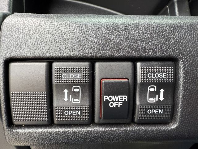 在店 / 七人座 / 認證保固 / 歡迎電洽預約賞車  第13張相片