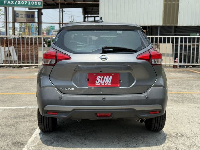 在店 / 豪華版 / 車況優 / ISOFIX  第4張相片