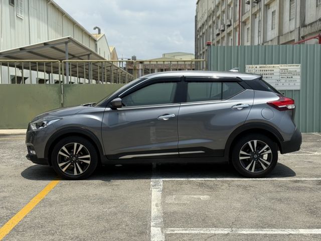 在店 / 豪華版 / 車況優 / ISOFIX  第7張相片