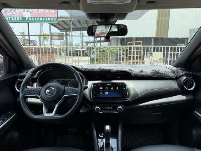 在店 / 豪華版 / 車況優 / ISOFIX  第8張相片