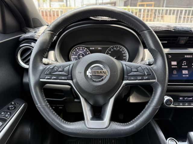在店 / 豪華版 / 車況優 / ISOFIX  第9張相片