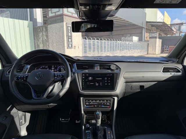 在店 / 4WD Tiguan R / HK音響 / 車況新  第9張相片