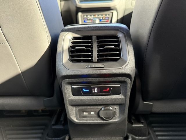 在店 / 4WD Tiguan R / HK音響 / 車況新  第16張相片