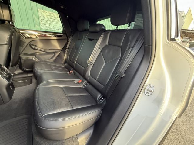 在店 / 里程2萬 / 歡迎預約賞車  第13張相片