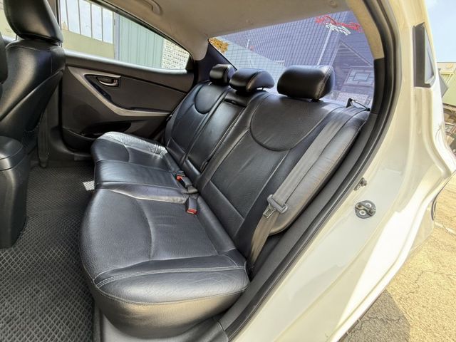 ELANTRA  第11張相片