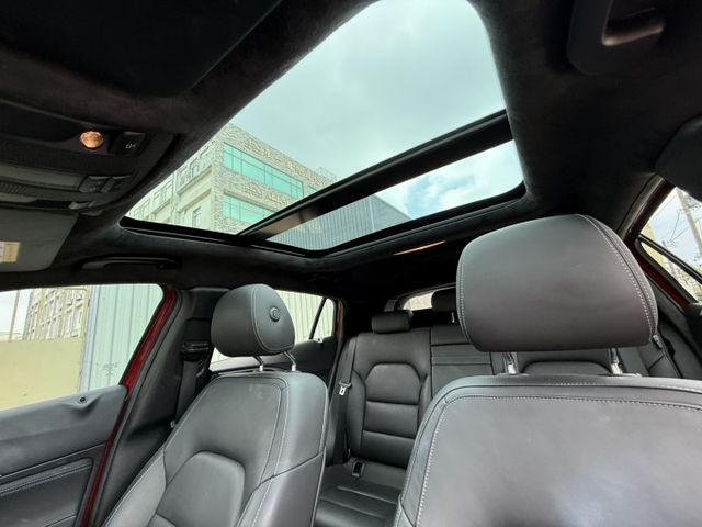 在店實車 / 五門 / 天窗  第10張相片