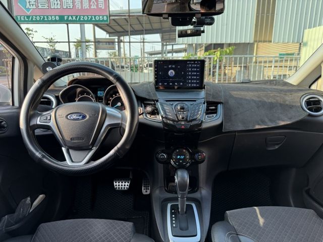 在店 / 認證保固 / 歡迎預約賞車  第9張相片
