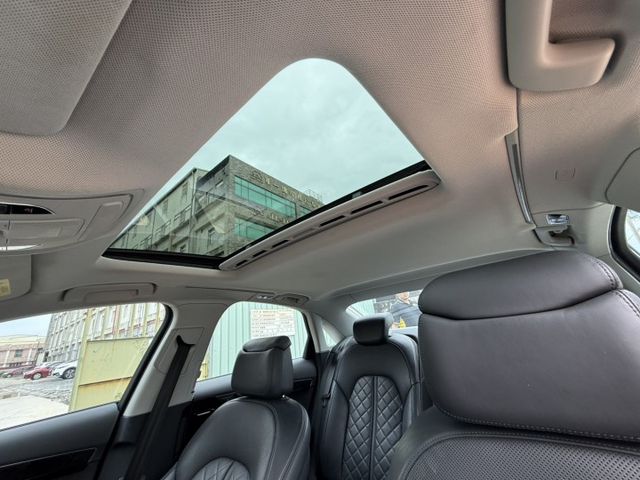 在店 / 天窗 BOSE音響 / 柴油 / 歡迎預約賞車  第14張相片