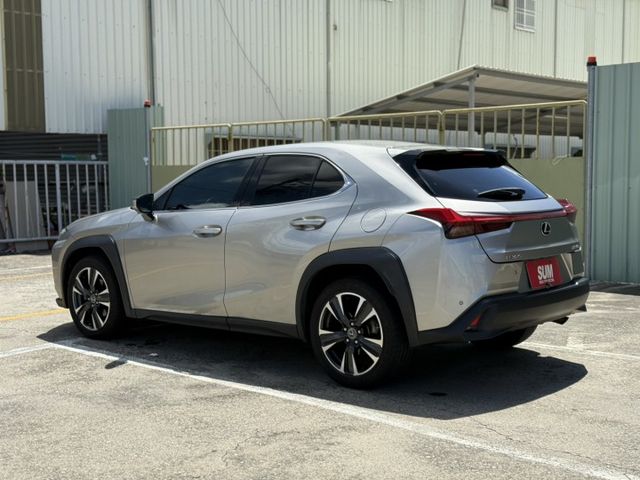在店 / 認證保固 / 歡迎預約賞車  第6張相片