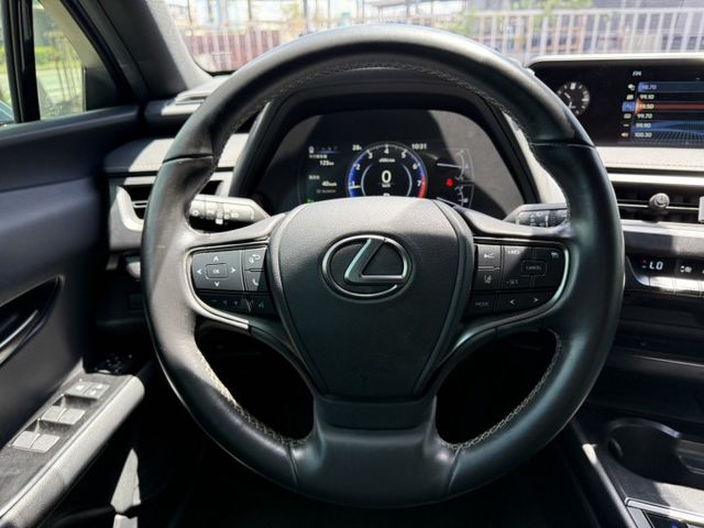在店 / 認證保固 / 歡迎預約賞車  第9張相片