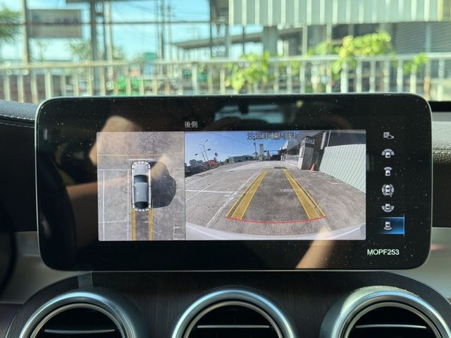 在店 / 4WD 輕油電 / 音響 天窗 / 車況優  第8張相片