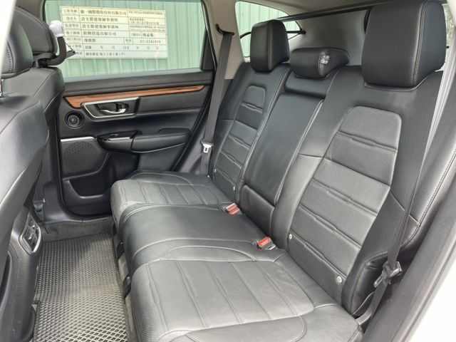 在店 / 里程3萬 / 天窗 / 車況優  第12張相片
