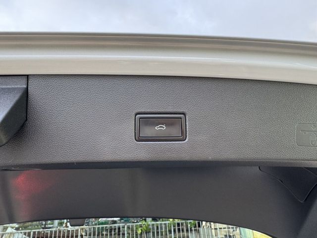 實車 / 280TSI Style Design / 認證保固  第13張相片