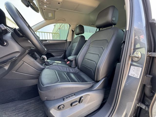 在店 / 七人座 / 認證保固 / 車況優  第8張相片