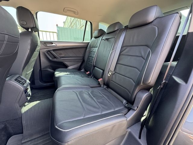 在店 / 七人座 / 認證保固 / 車況優  第9張相片