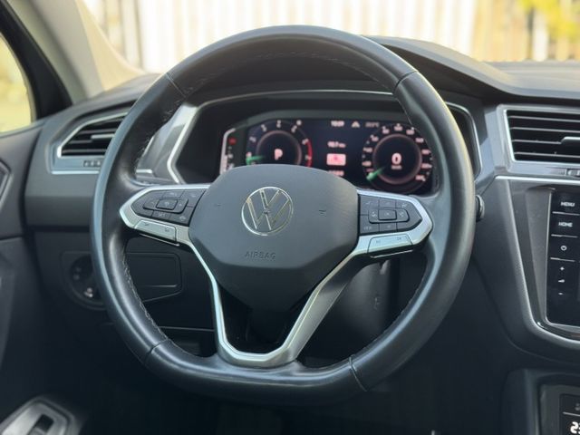 在店 / 七人座 / 認證保固 / 車況優  第12張相片