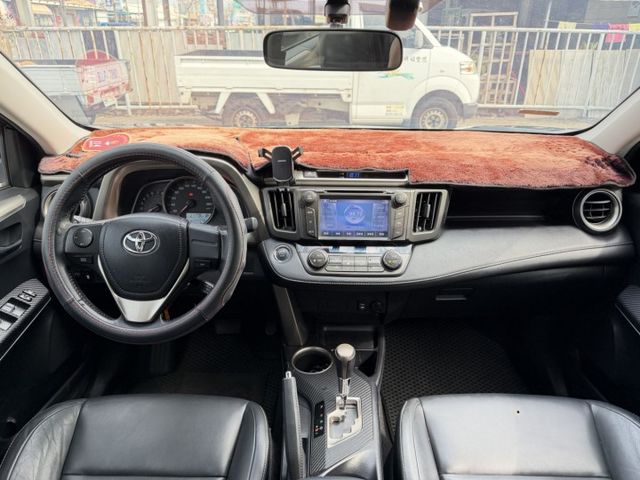 在店 / 認證保固 / 歡迎預約賞車  第9張相片