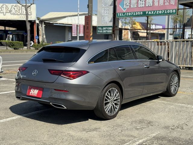 在店 / Shooting Brake / 車況優 里程三萬  第3張相片