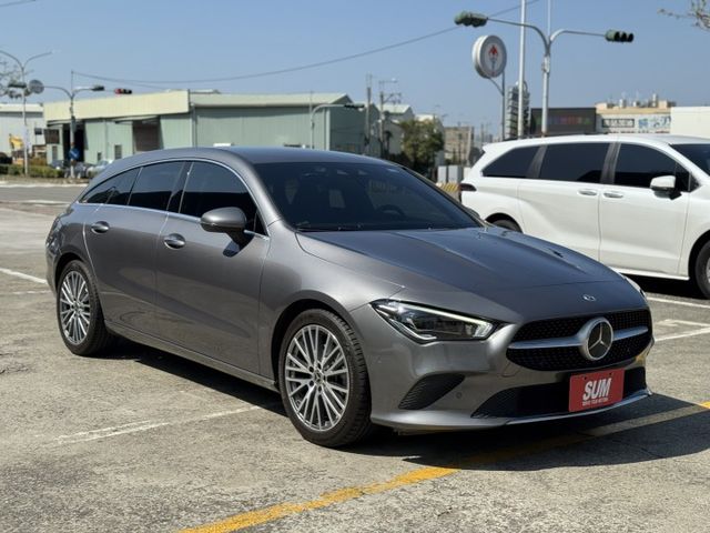 在店 / Shooting Brake / 車況優 里程三萬  第6張相片