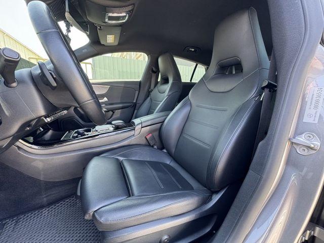 在店 / Shooting Brake / 車況優 里程三萬  第9張相片