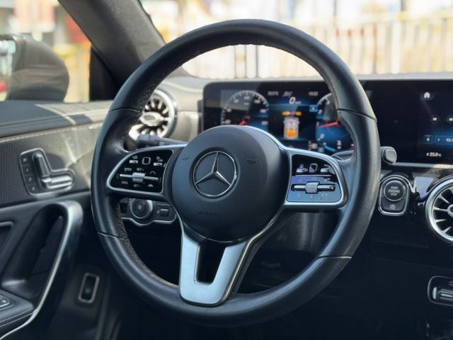 在店 / Shooting Brake / 車況優 里程三萬  第12張相片