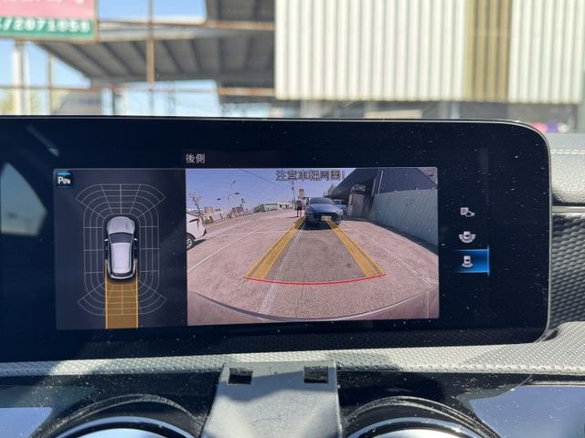 在店 / Shooting Brake / 車況優 里程三萬  第15張相片