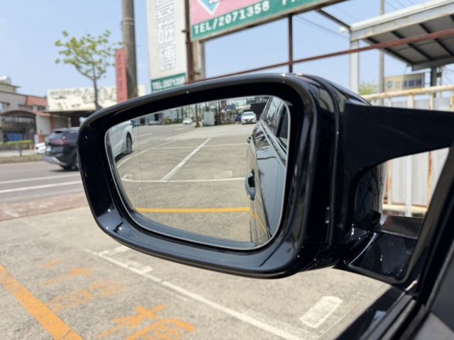 5 SERIES SEDAN G30  第9張相片