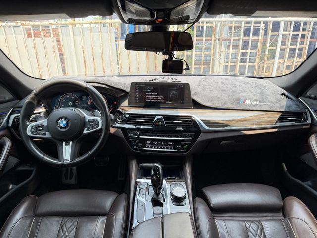 5 SERIES SEDAN G30  第14張相片