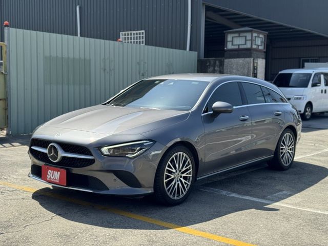 在店 / Shooting Brake / 車況優 里程三萬  第2張相片