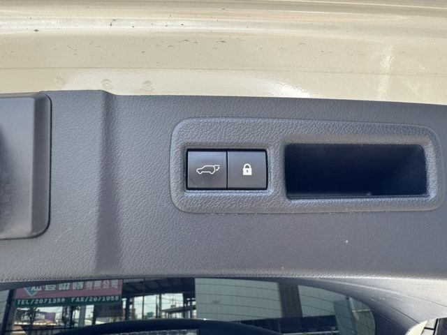 在店 / 認證保固 / 歡迎預約賞車  第15張相片