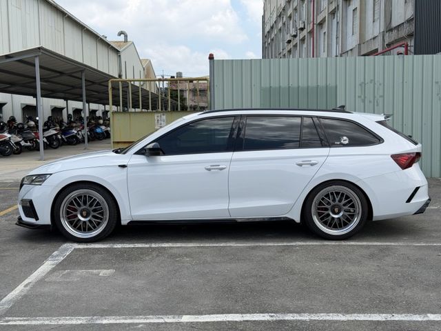 在店 / RS 天窗 / 車況優 / 認證保固  第8張相片