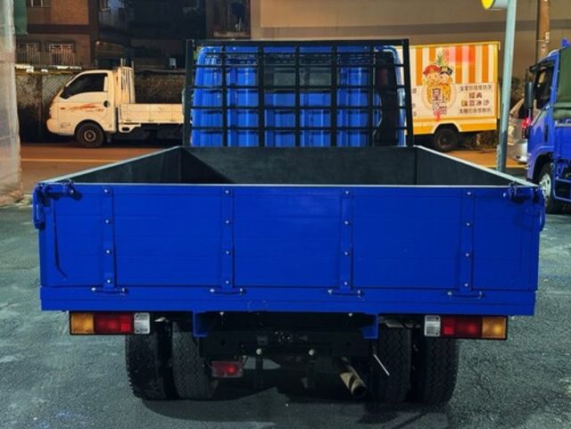 MITSUBISHI三菱 CANTER  第4張相片