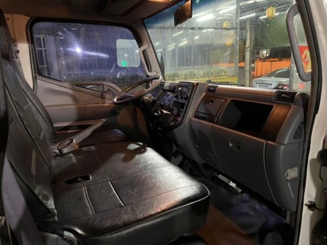 MITSUBISHI三菱 CANTER  第12張相片