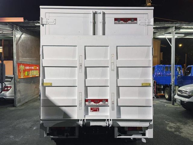 MITSUBISHI三菱 CANTER  第4張相片