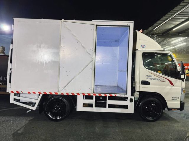MITSUBISHI三菱 CANTER  第7張相片