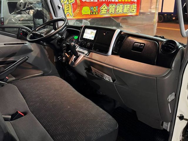 MITSUBISHI三菱 CANTER  第10張相片