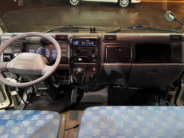 MITSUBISHI三菱 CANTER  第10張相片