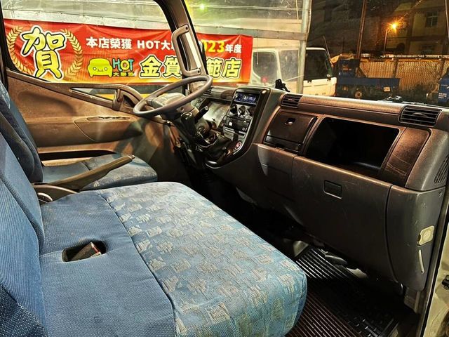 MITSUBISHI三菱 CANTER  第11張相片