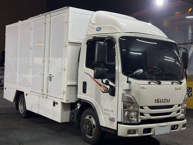 ISUZU五十鈴 NLR  第5張相片