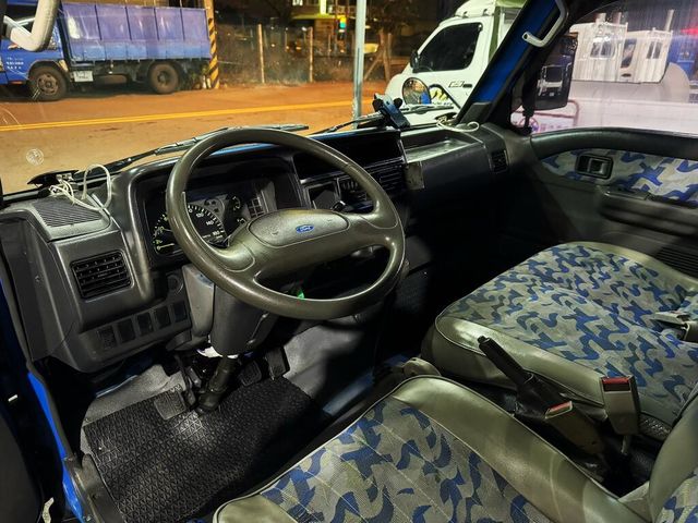 FORD福特 ECONOVAN  第8張相片