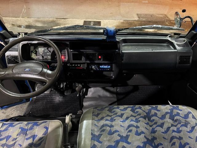 FORD福特 ECONOVAN  第9張相片