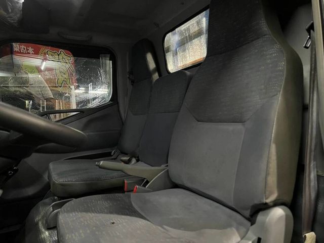 MITSUBISHI三菱 CANTER  第6張相片