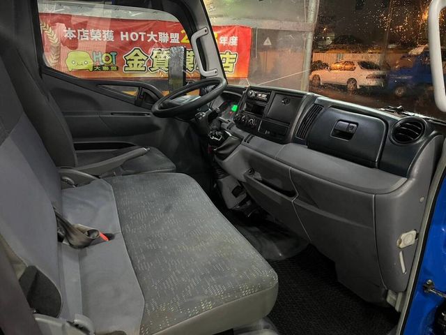 MITSUBISHI三菱 CANTER  第9張相片
