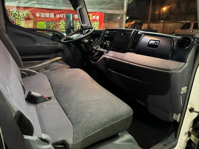 MITSUBISHI三菱 CANTER  第12張相片