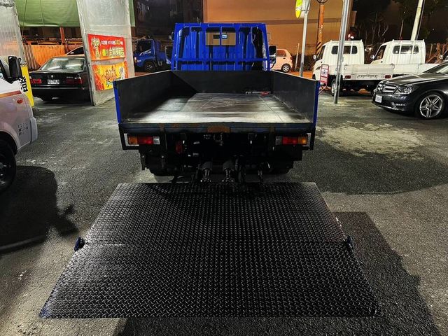 MITSUBISHI三菱 CANTER  第5張相片