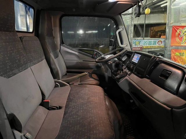 MITSUBISHI三菱 CANTER  第12張相片
