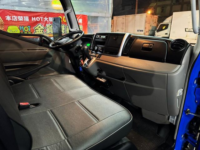 MITSUBISHI三菱 CANTER  第15張相片